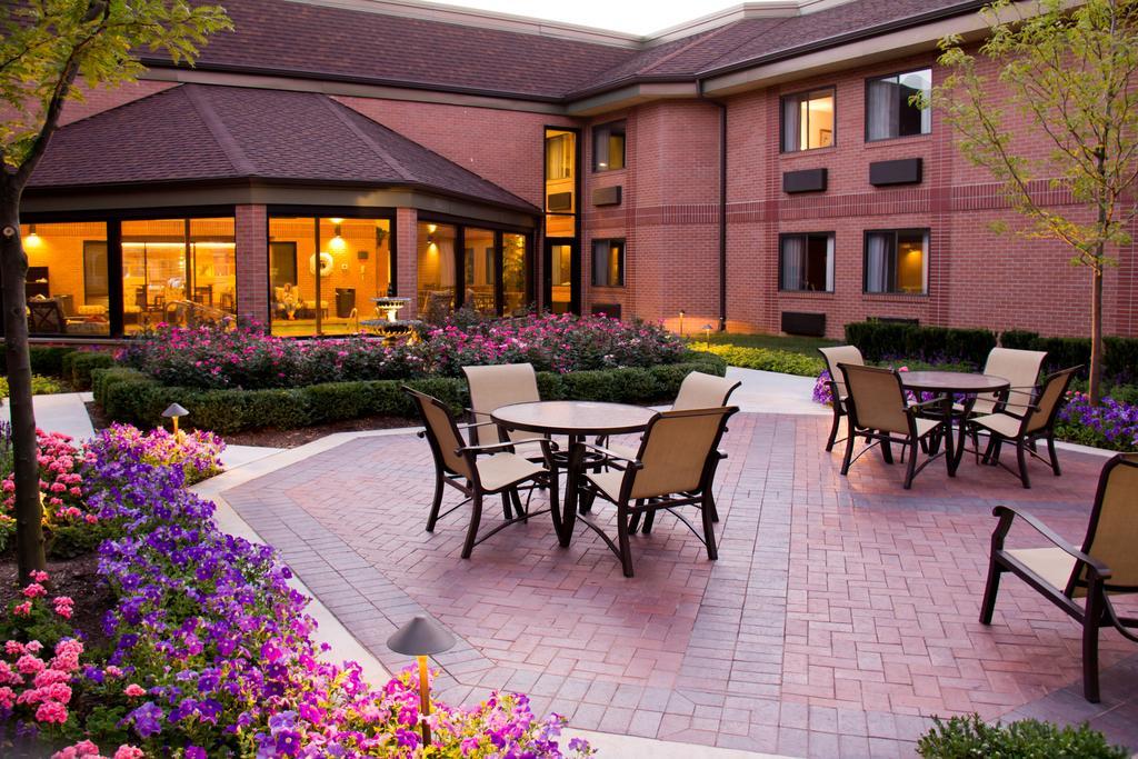 Ann Arbor Regent Hotel And Suites Exterior foto