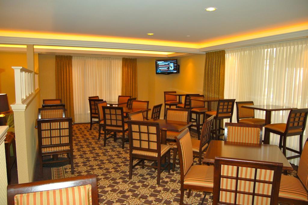 Ann Arbor Regent Hotel And Suites Restaurant foto